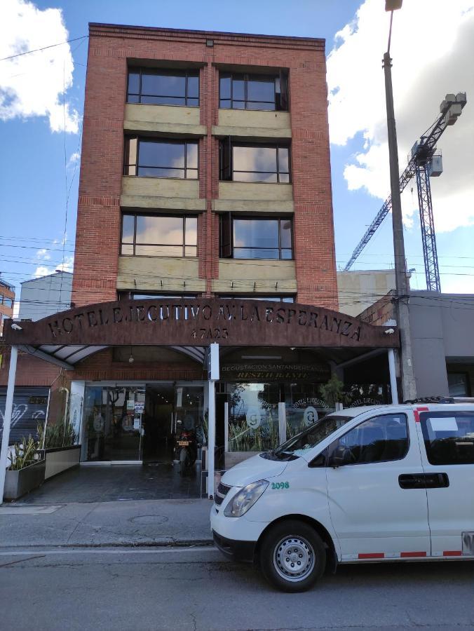Hotel Ejecutivo Av La Esperanza Bogotá Exterior foto
